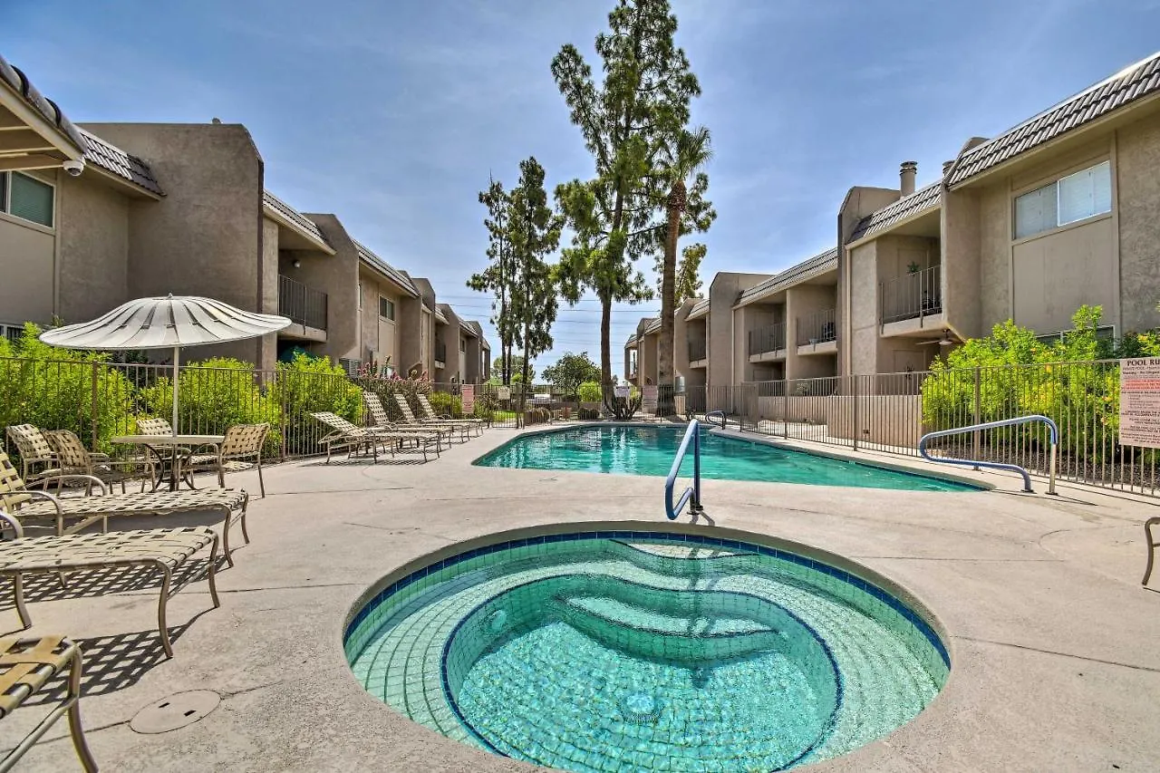 Lägenhet Sunny Scottsdale Condo With 2 Year-Round Pools! USA