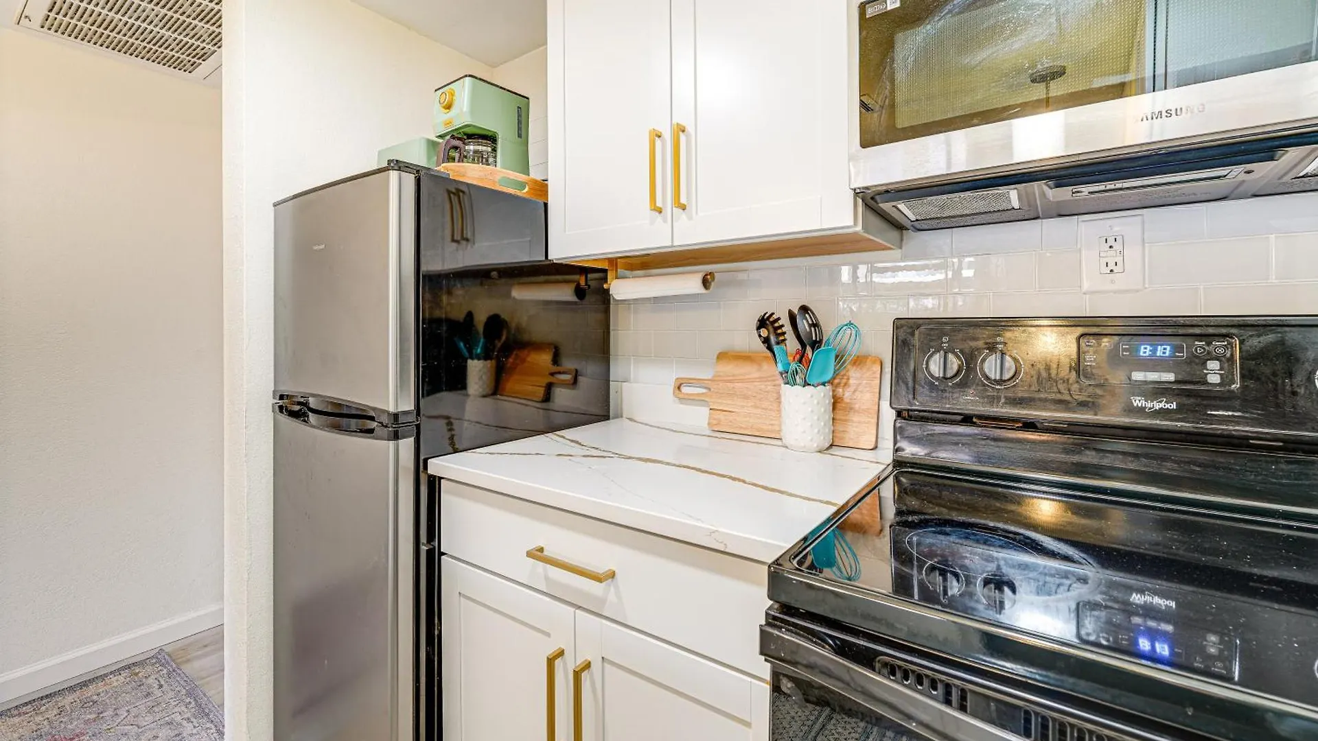 Lägenhet Sunny Scottsdale Condo With 2 Year-Round Pools!