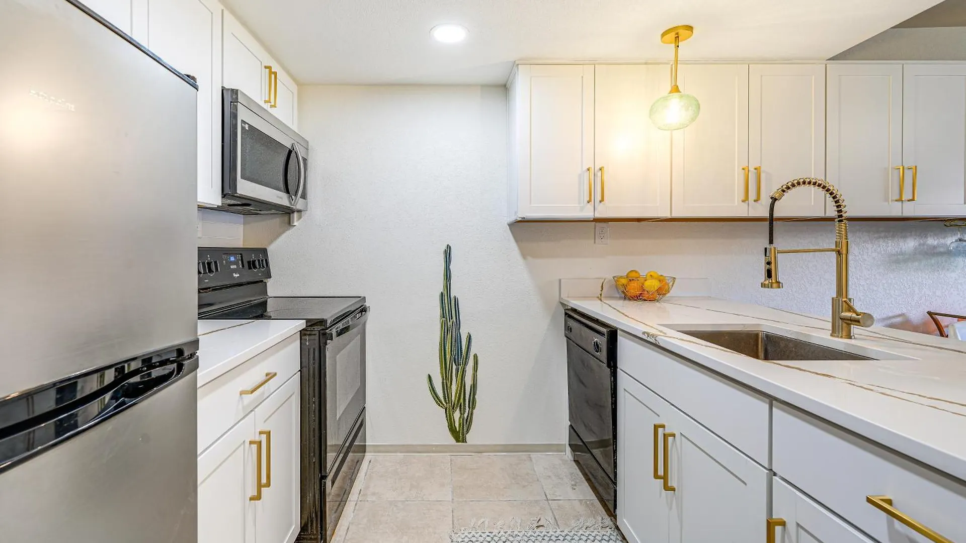 Lägenhet Sunny Scottsdale Condo With 2 Year-Round Pools!