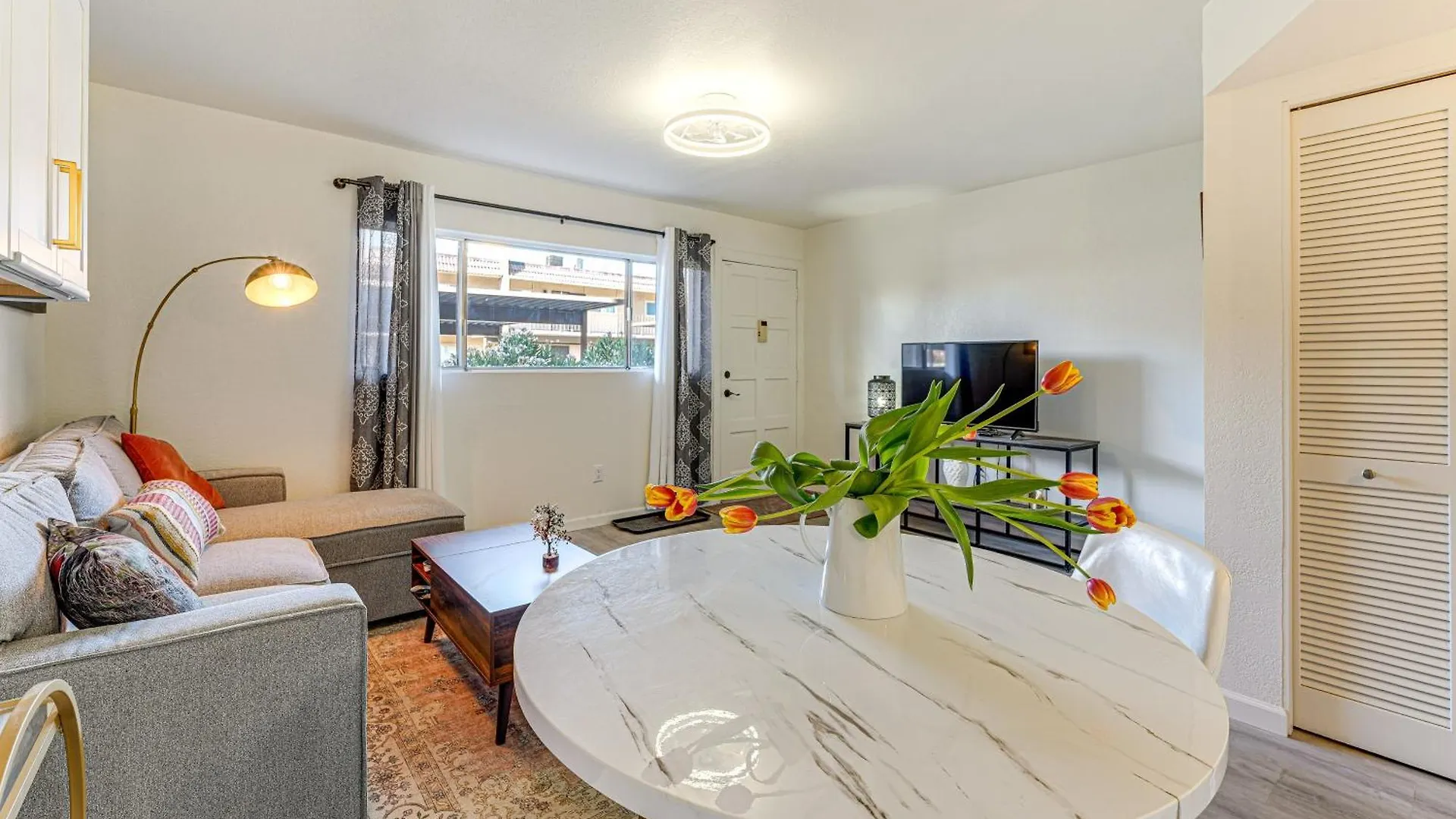 Lägenhet Sunny Scottsdale Condo With 2 Year-Round Pools! USA
